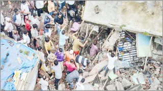 ভারতে ভবন ধস: নিহত ১১, নিখোঁজ অনেকেই